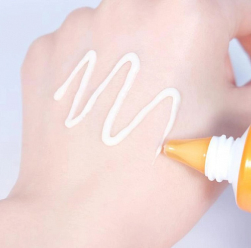 BIOHEAL BOH Осветляющий мультивитаминный крем с витамином С и ретиноатом Vitacnergy Dark Spot Toning Cream, 50 мл