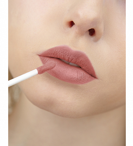 LUXVISAGE Матовый блеск для губ PIN-UP ultra matt, 5 г (18 CREAM PRALINE)